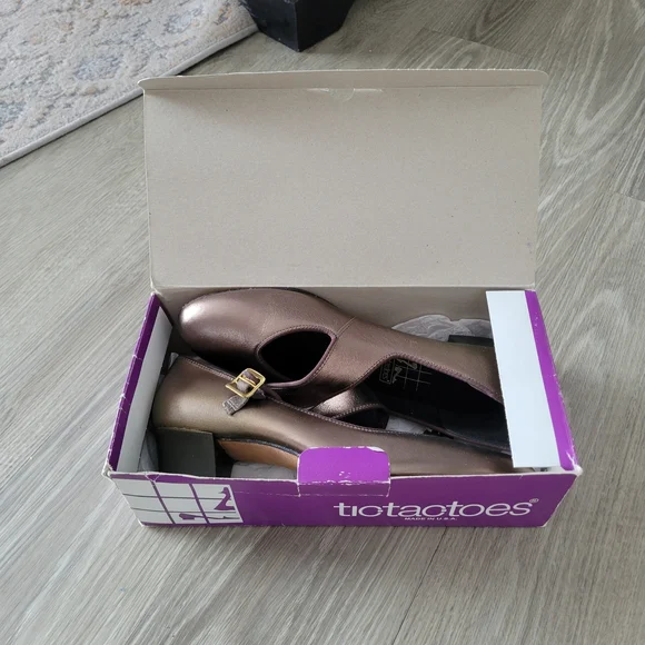 Tic Tac Toes Women's Pewter Swing Dancing Shoes In Size 11M (Or 11 W) Brand New - Picture 2 of 6